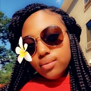 Meet your Posher, Alyssa